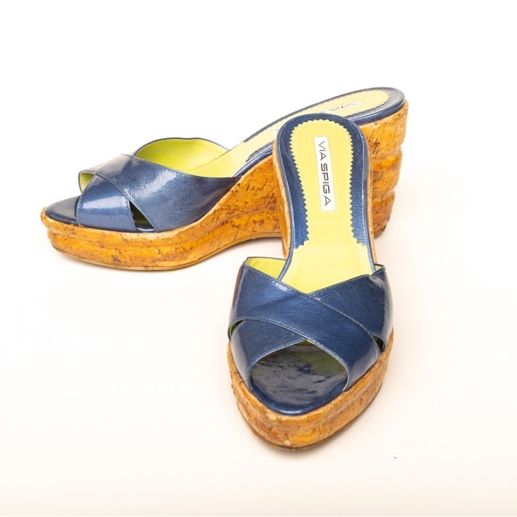 Blue Patent leather Via Spaga Wedge espadrilles size 6 1/2. - Picture 9 of 9